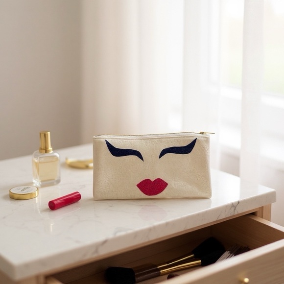 Julie Mollo Glitter Lips Clutch | Statement Pop Art Bag | NWT - Picture 7 of 7